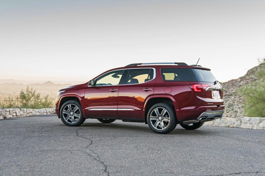  GMC Acadia Denali 2016 года  (фото 19 из 33)